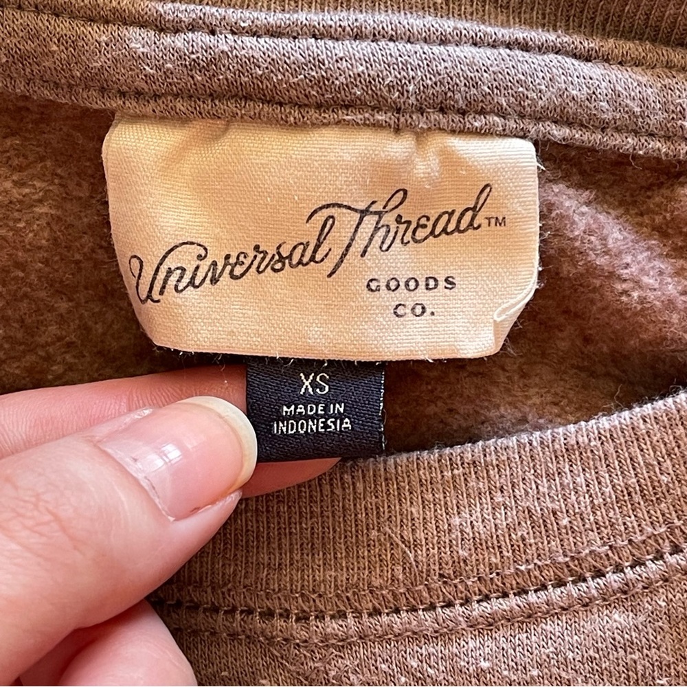 Universal Thread Crewneck - Picture 3 of 4